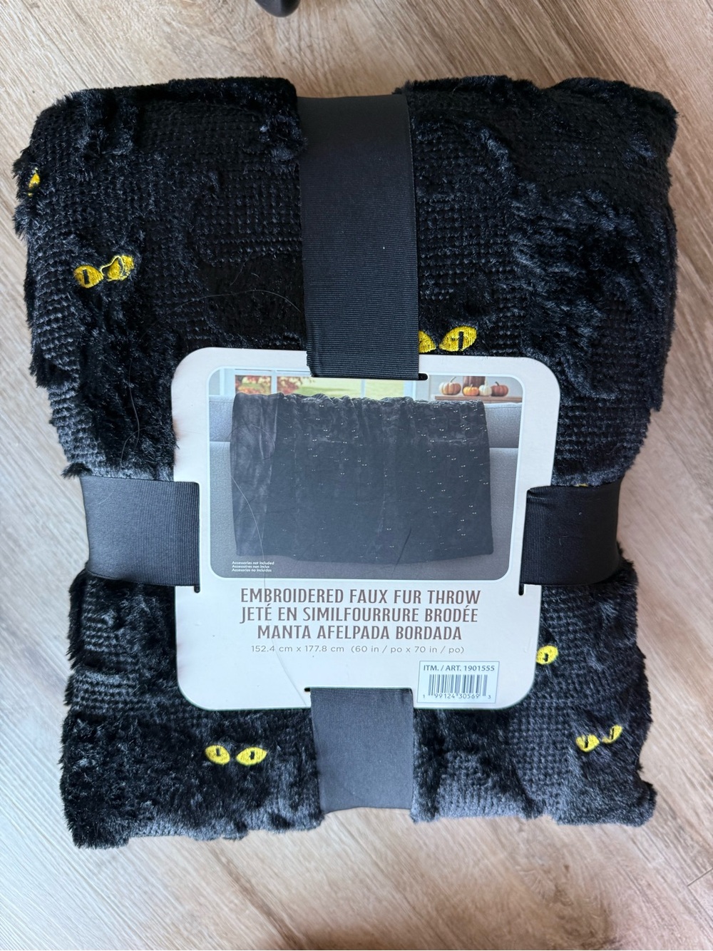 Primark Black Faux Fur Throw viral Cat-Eye Embroidery Halloween Costco v
